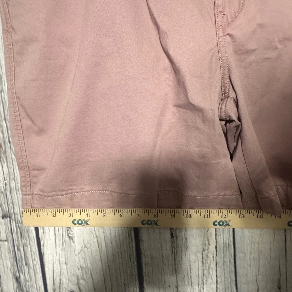 Levis‎ Chino Relaxed Fit Shorts Mens 42 Pink 8 Inch Inseam 100% Cotton New NWT